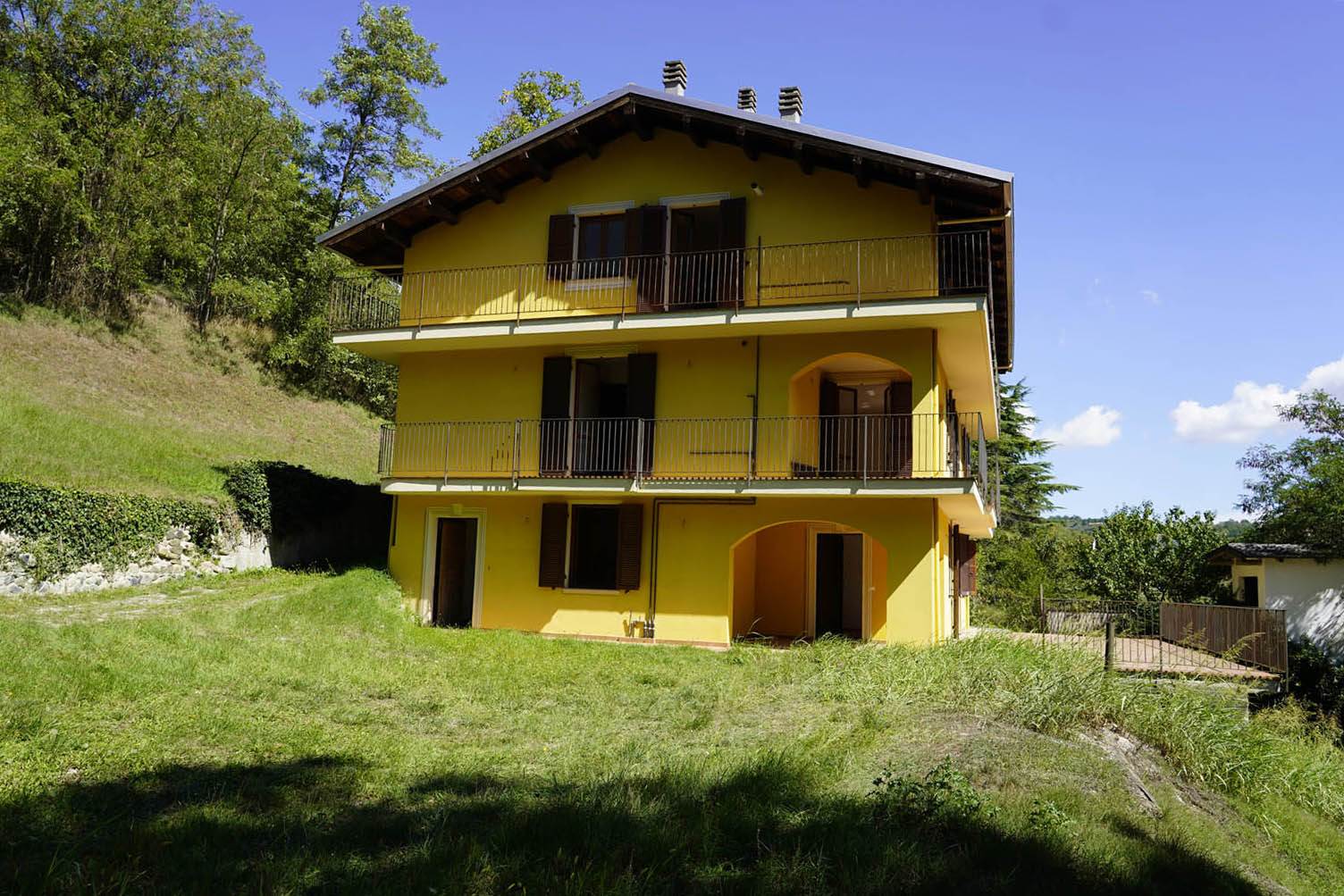 House in Acqui Terme - view 1