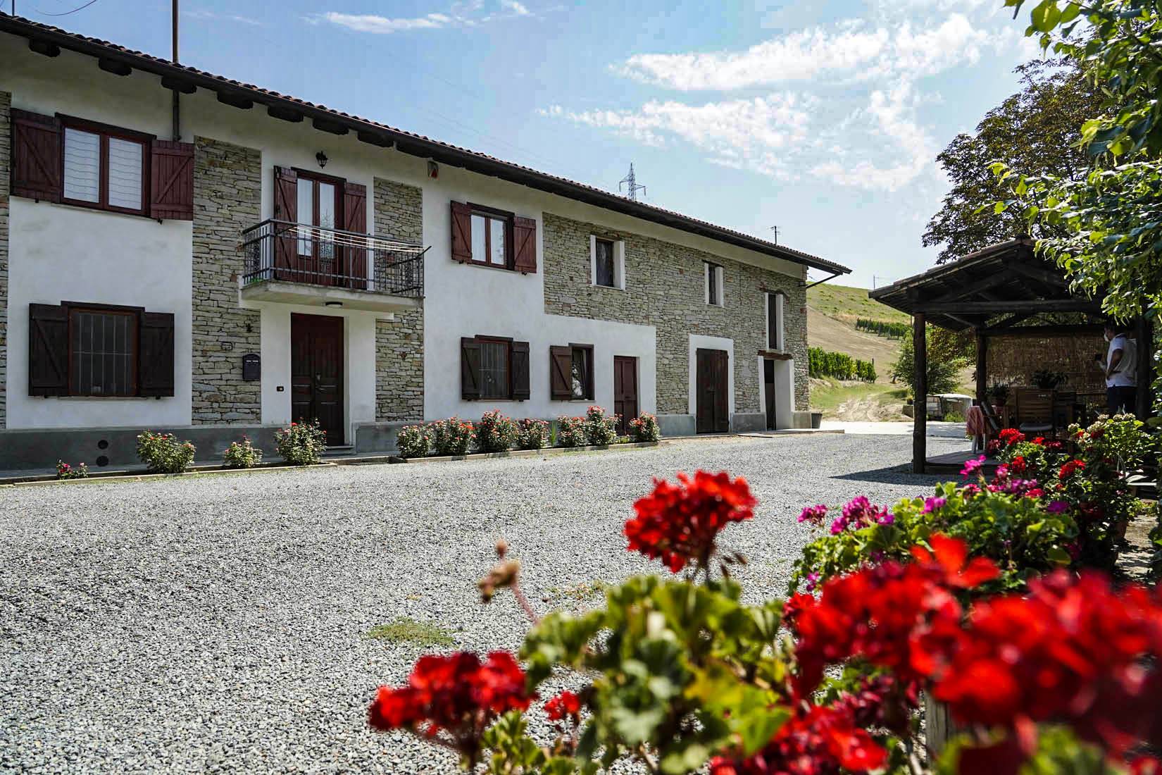 House in Calamandrana - view 1