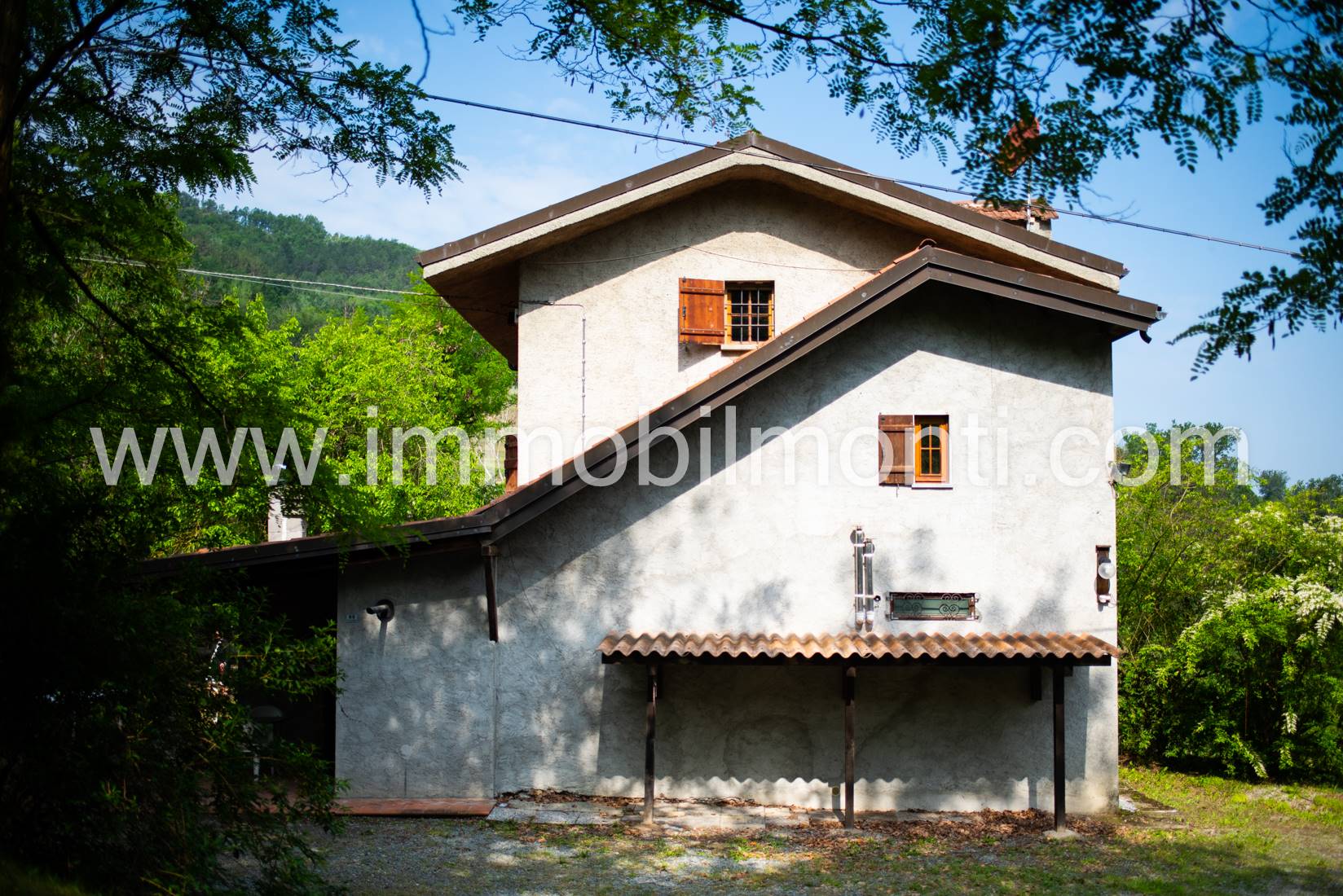 House in Monastero Bormida - view 1
