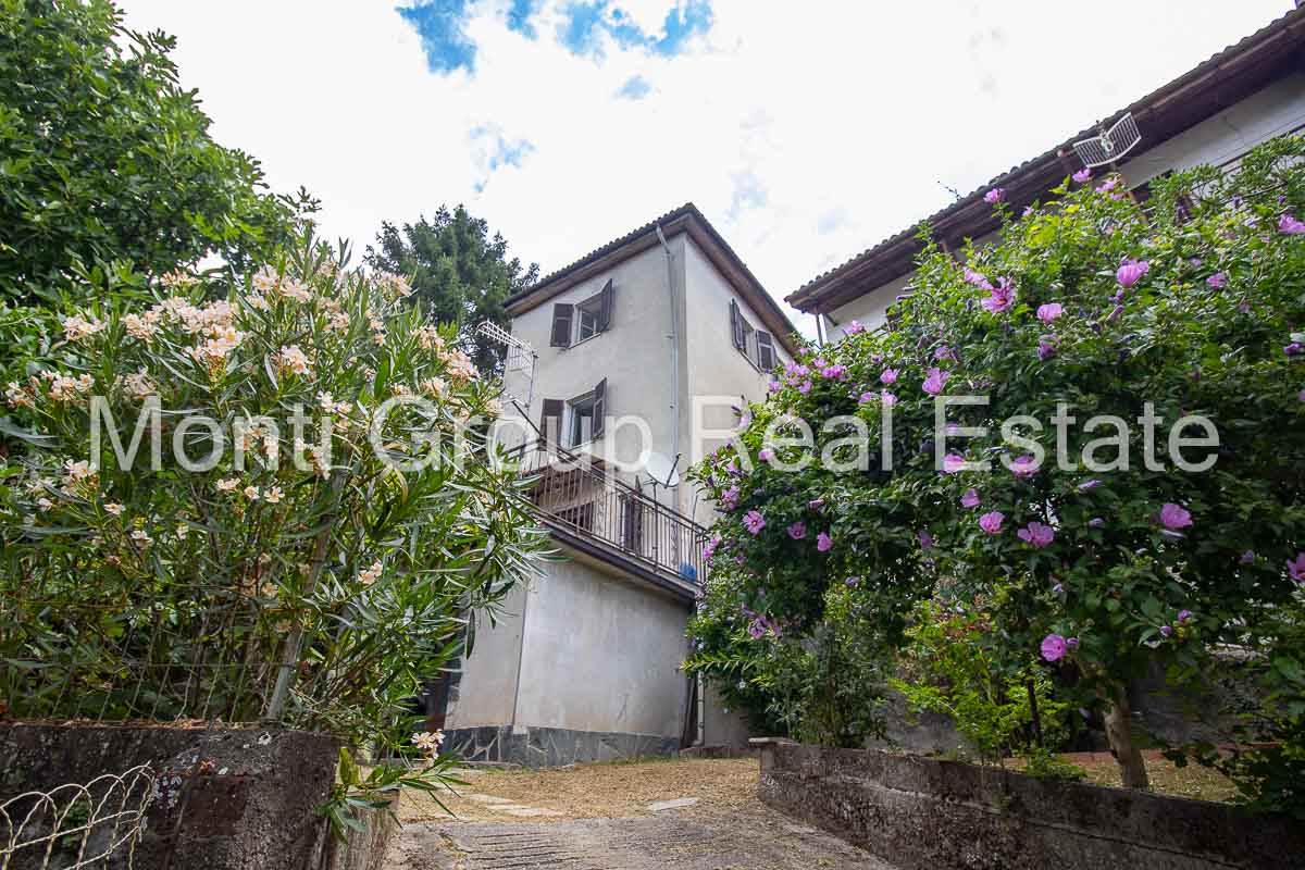 House in Morsasco - view 1