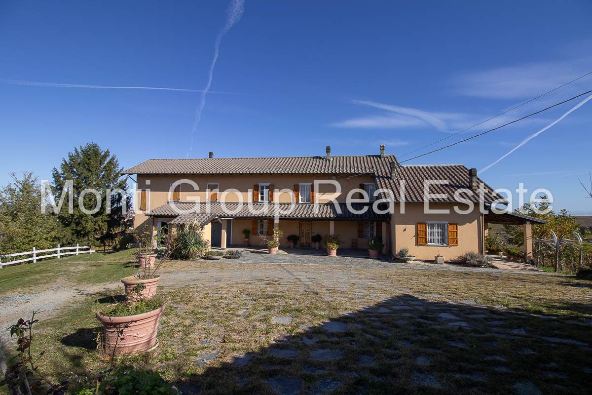 House in Ricaldone - view 1