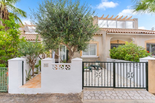 House in Urbanizacion los Balcones - view 1