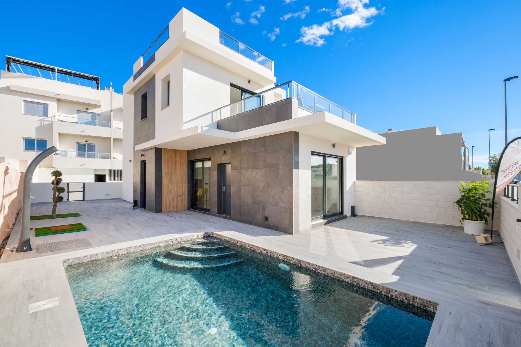 House in Alicante - view 1