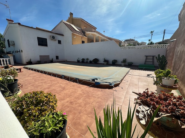 House in Alicante - view 1