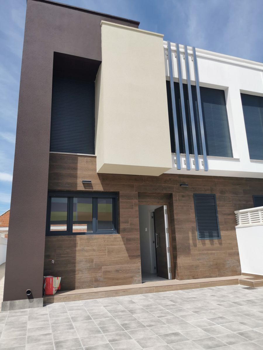 Villa in Vergel - view 1