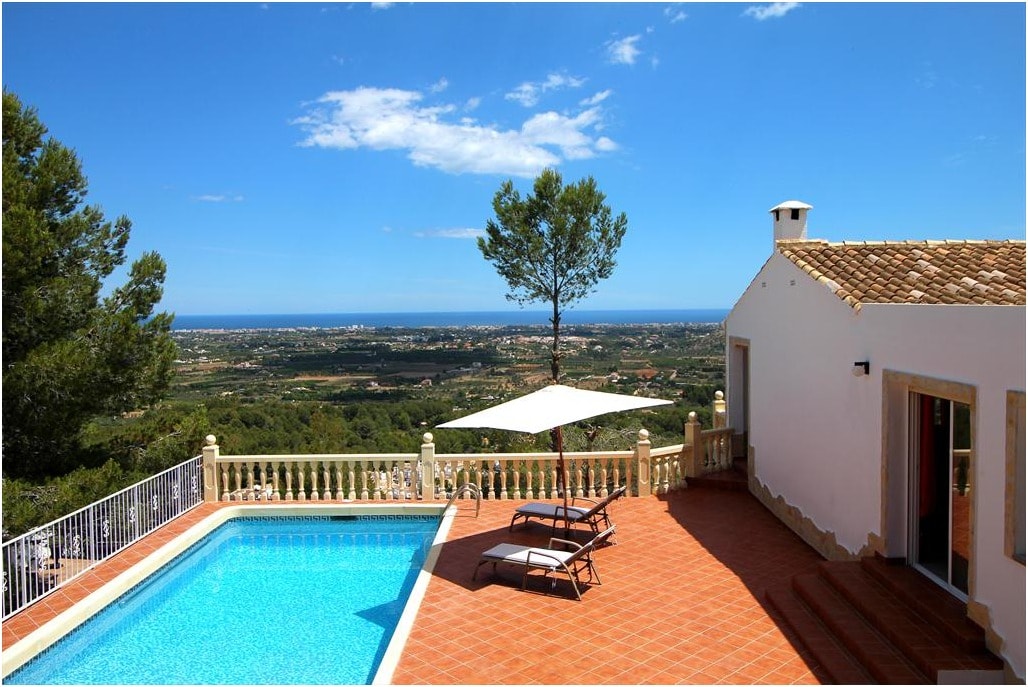 Villa in Alicante - view 1