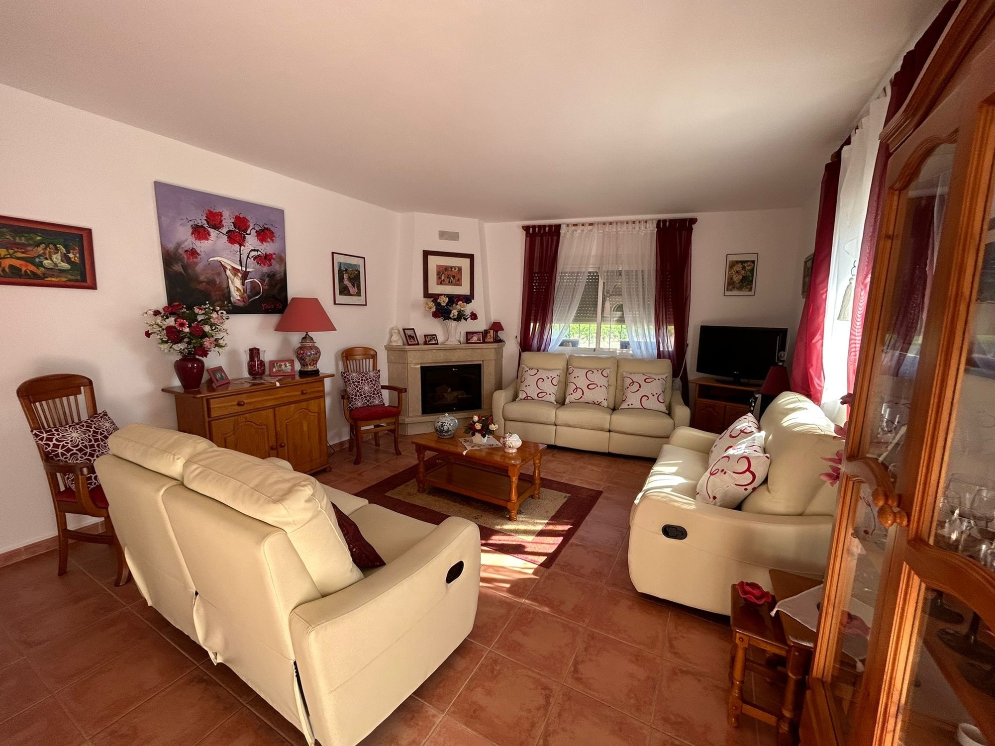 Villa in Rafol de Almunia - view 1