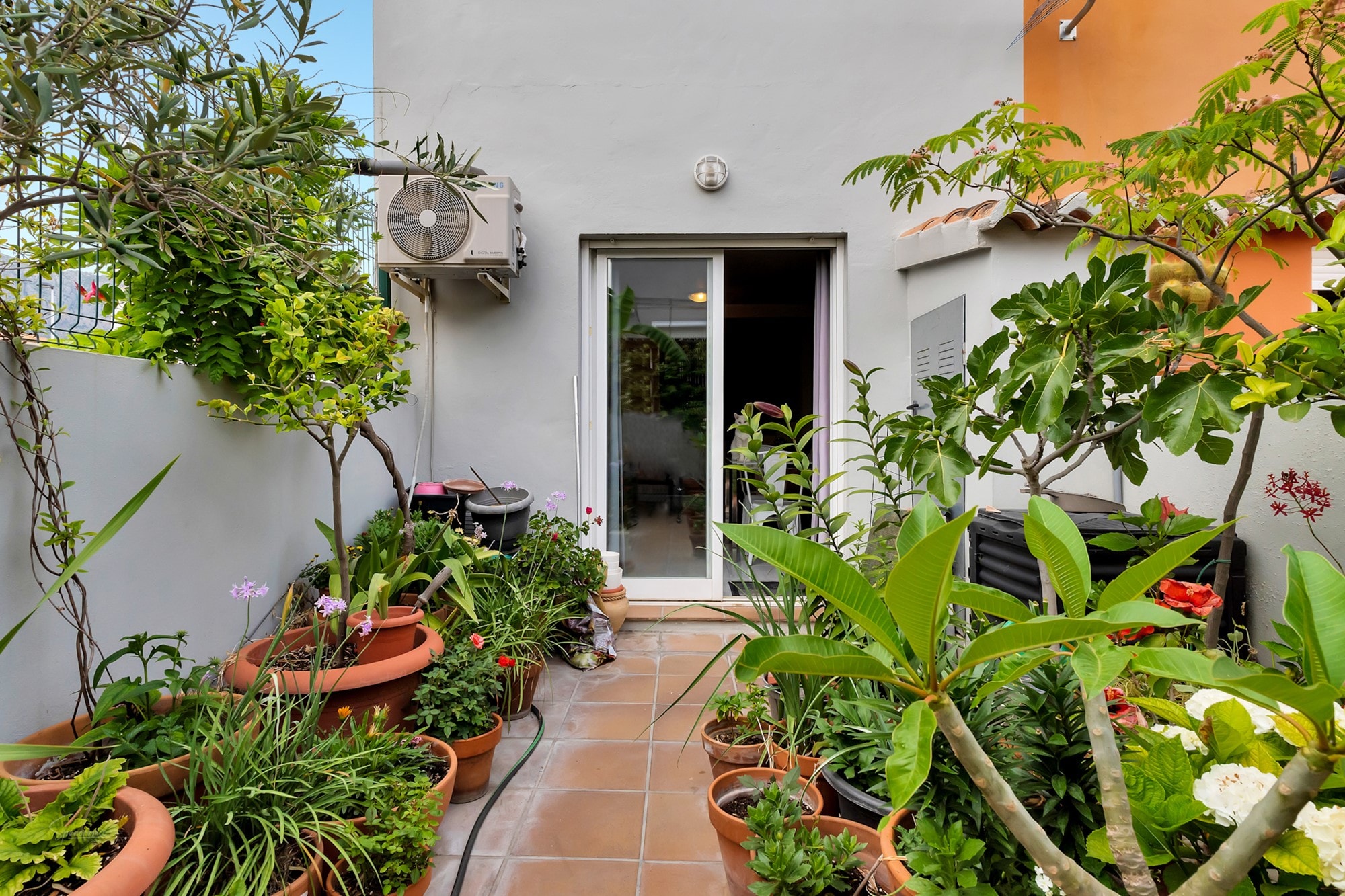 House in Alicante - view 1