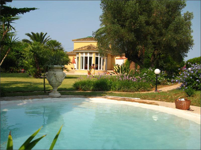 Villa in Denia - view 1