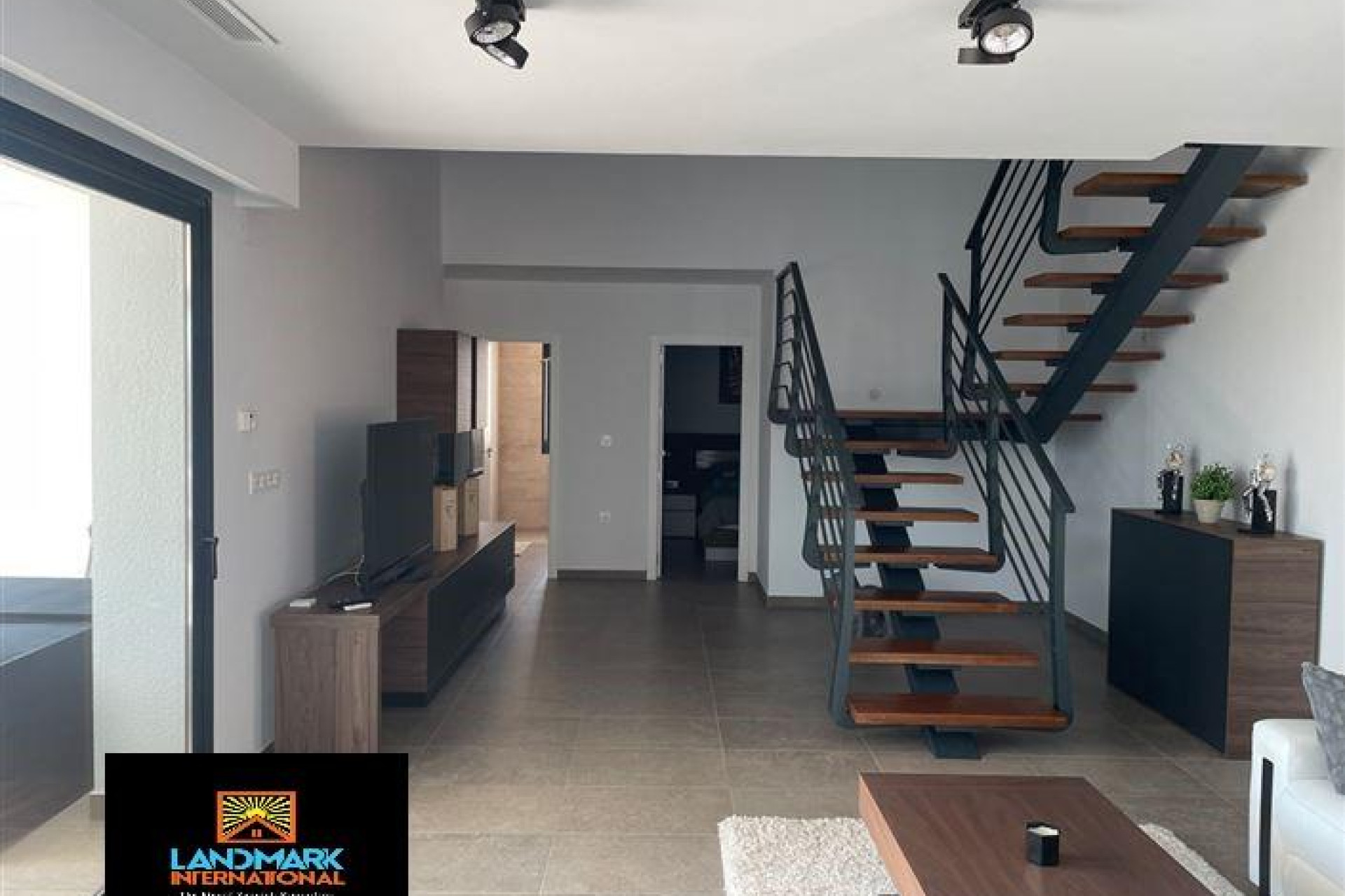 Villa in Catral - view 1