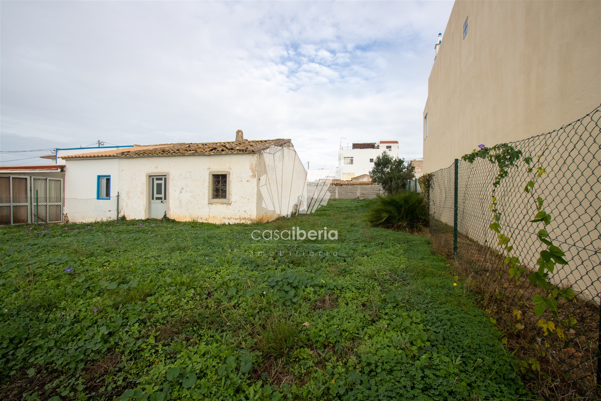 House in Carrazedo de Montenegro - view 1