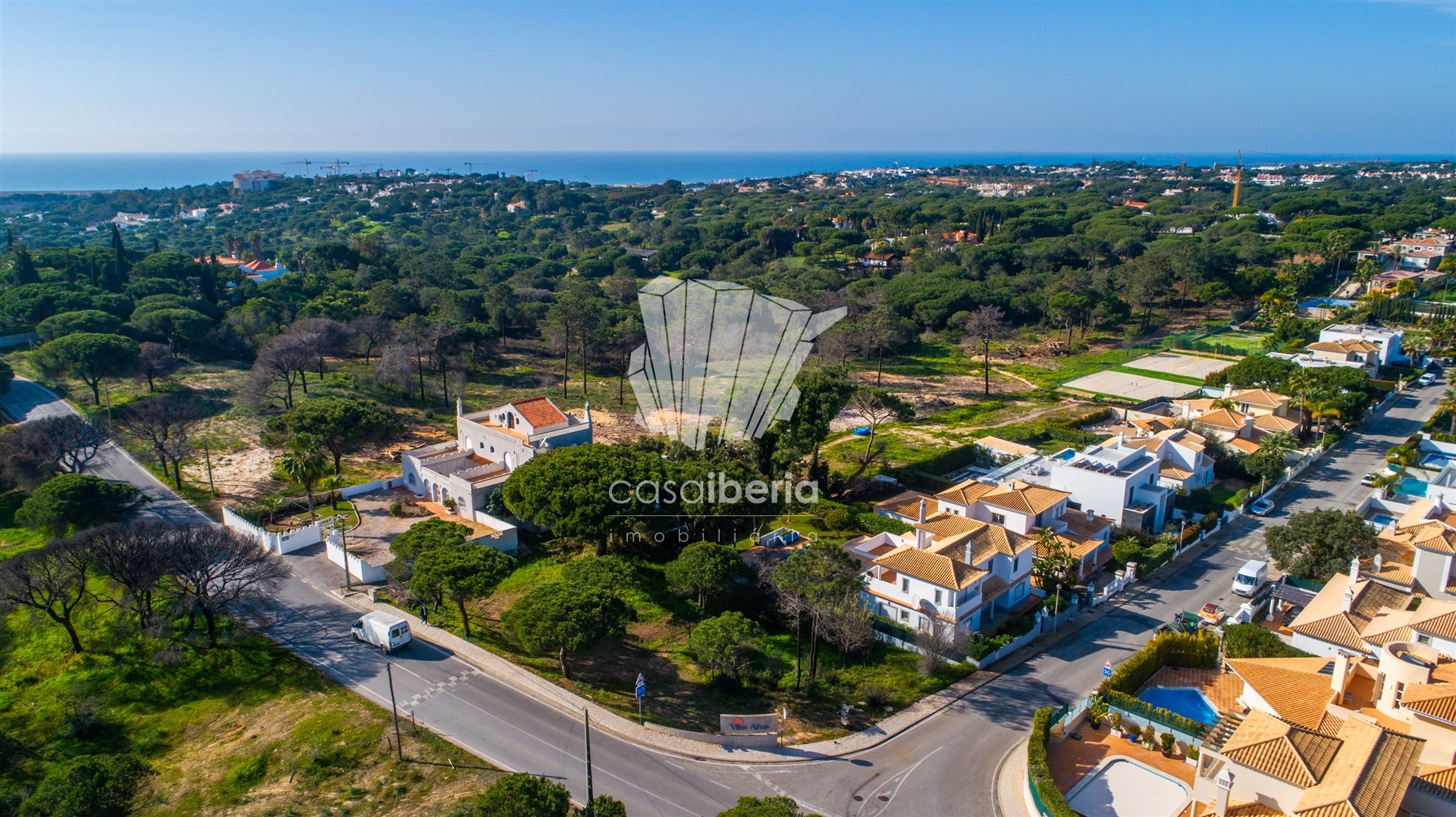 House in Almancil - view 1