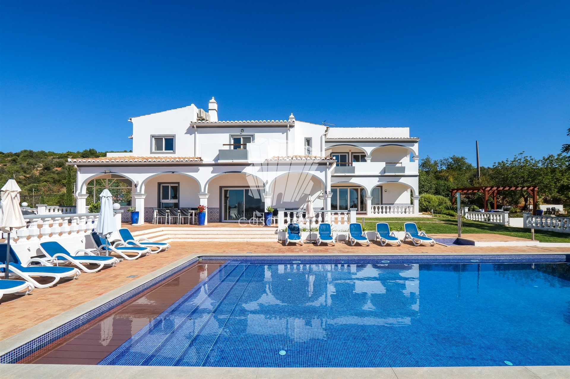 House in Estoi - view 1