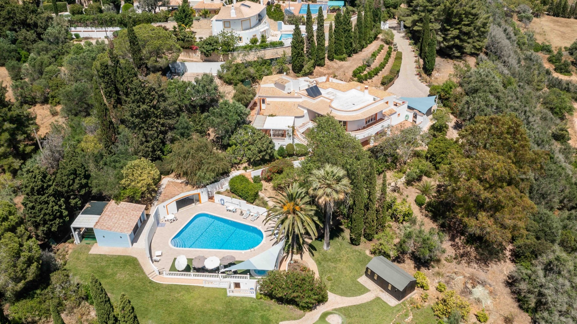 Villa in Lagos - view 1