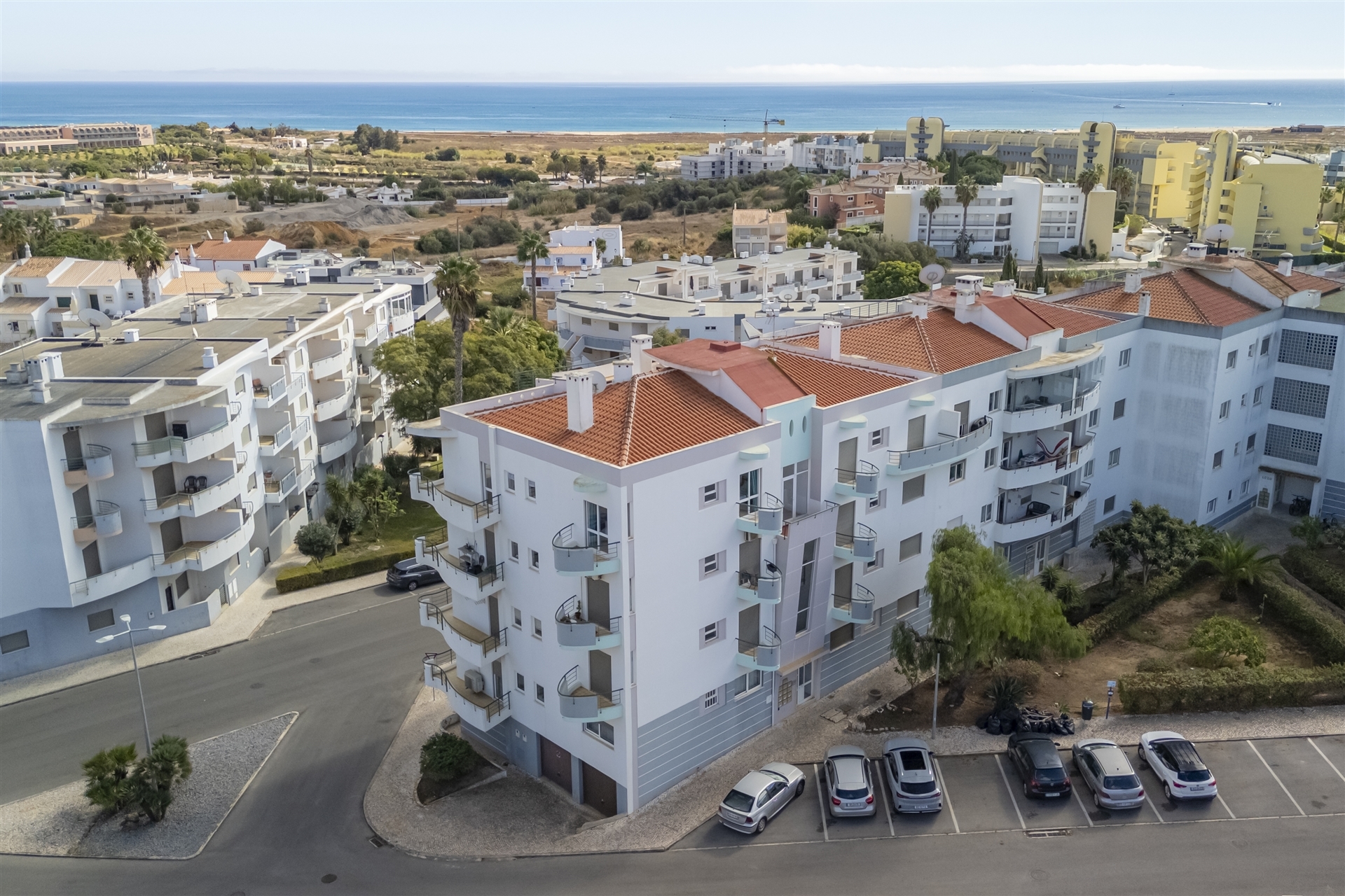 Apartment in Meia Praia - view 1