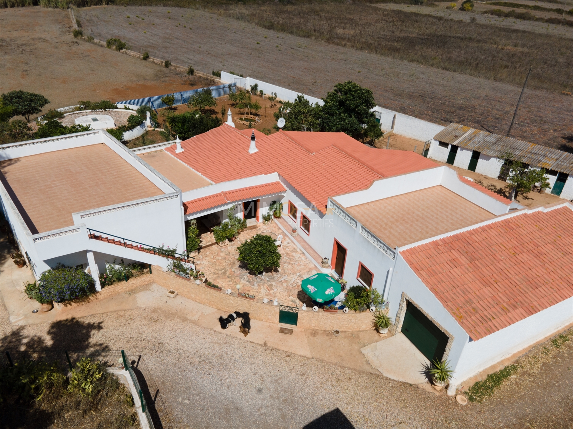 House in Almadena - view 1