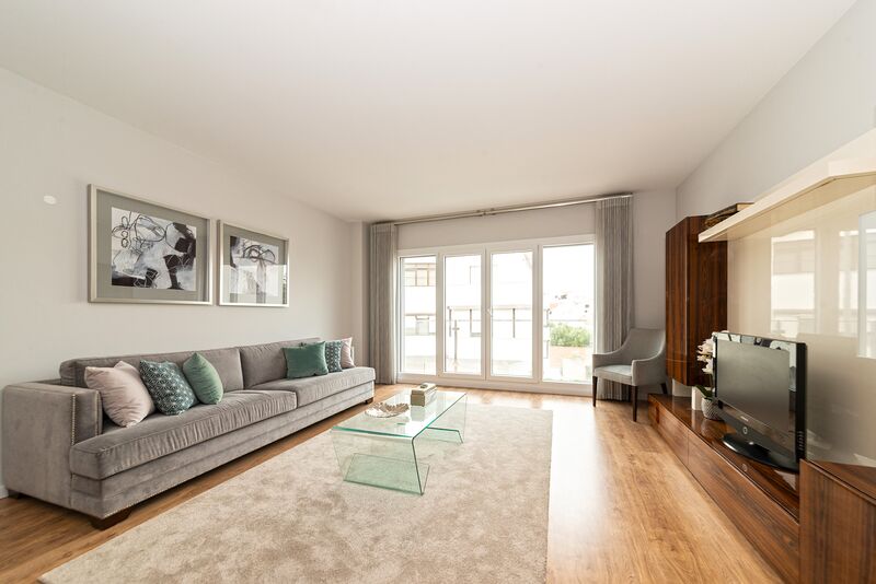 House in Oeiras - view 1