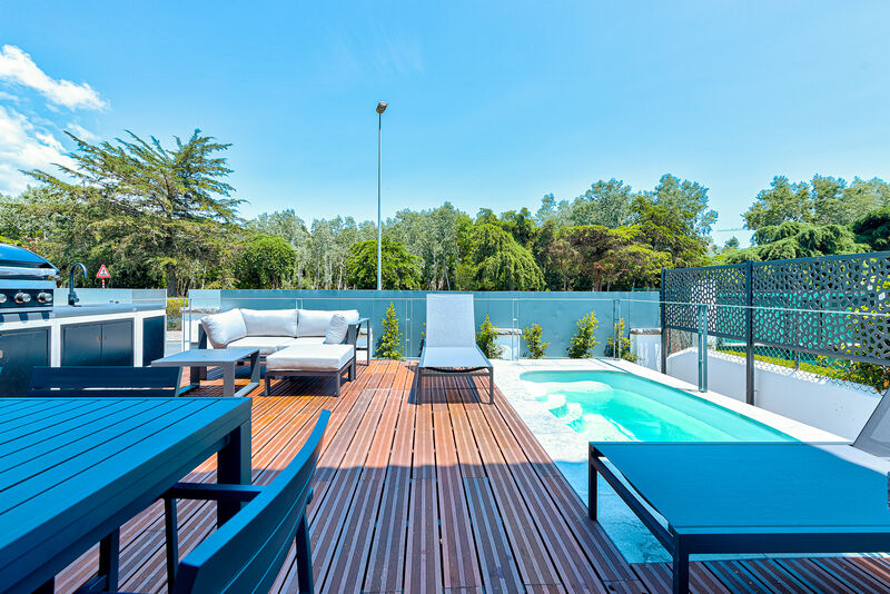 Villa in Caxias - view 1