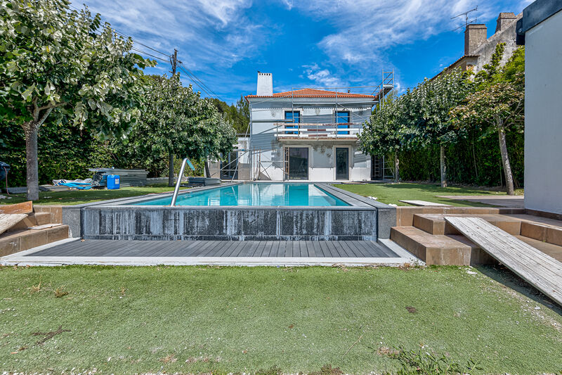 Villa in Cascais - view 1