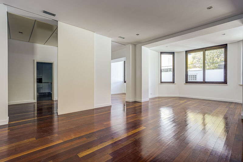 Apartment in campo pequeno - view 1