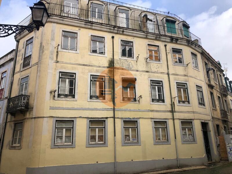 House in Lisbon - view 1