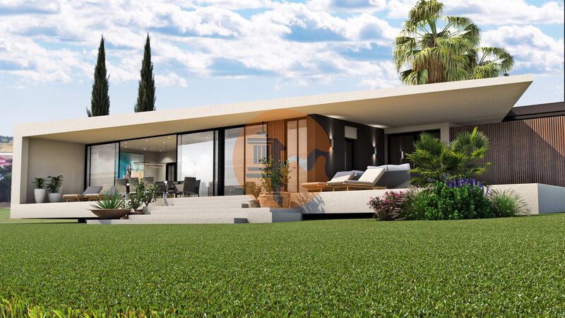 Villa in Azinhal - view 1