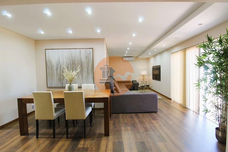 Villa in Moncarapacho - view 1
