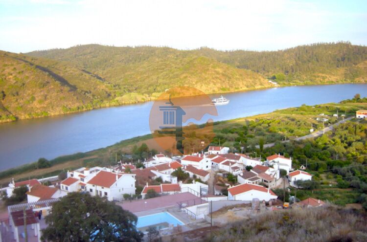 House in Alcoutim - view 1