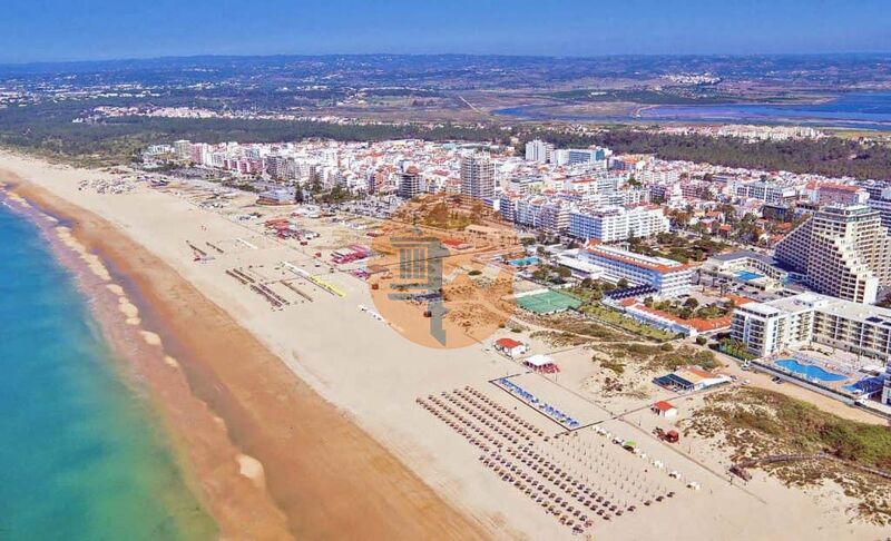 House in Monte Gordo - view 1