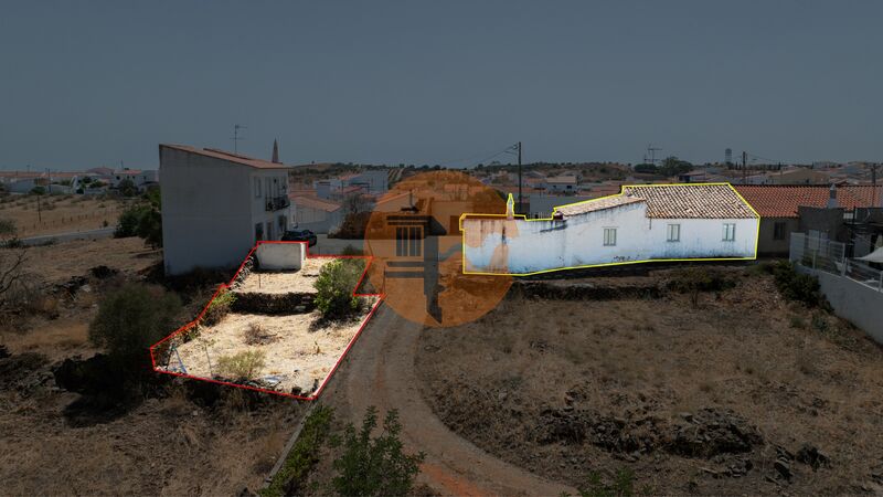 Villa in Azinhal - view 1