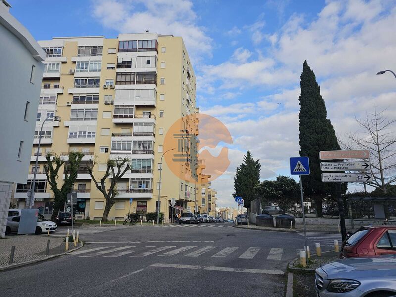 Apartment in Amadora - view 1