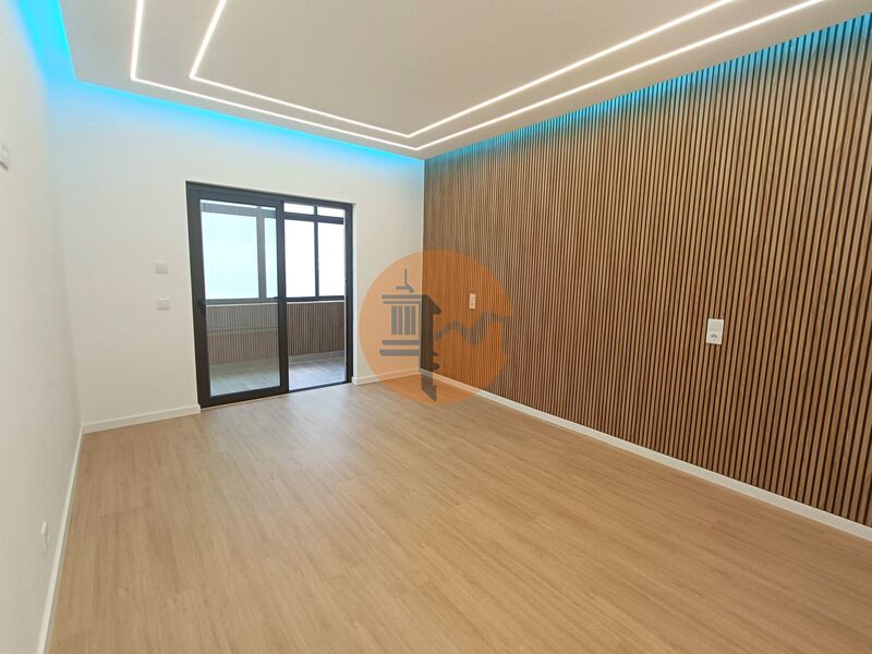 Apartment in Quarteira - view 1