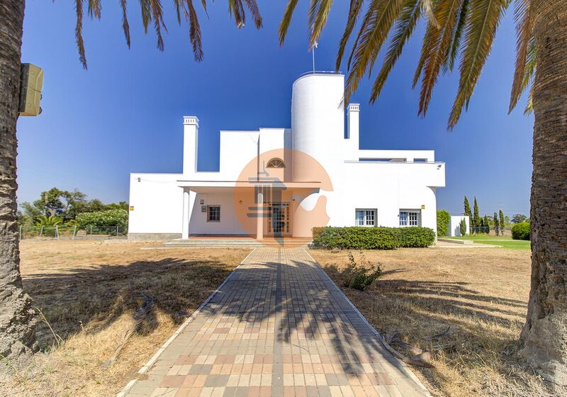 Villa in Hortas - view 1