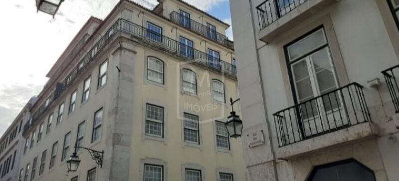 House in Lisbon - view 1