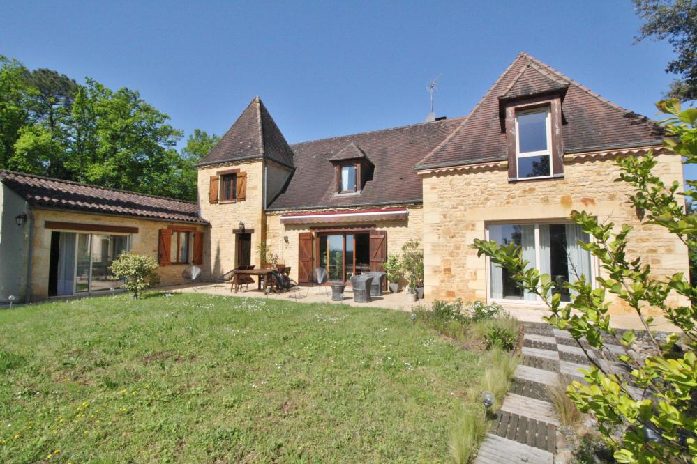 House in Arrondissement de Sarlat-la-Caneda - view 1
