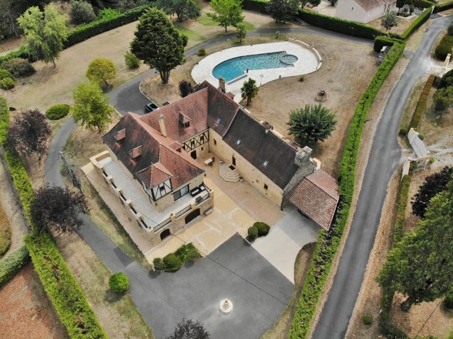 House in Sarlat-la-Caneda - view 1