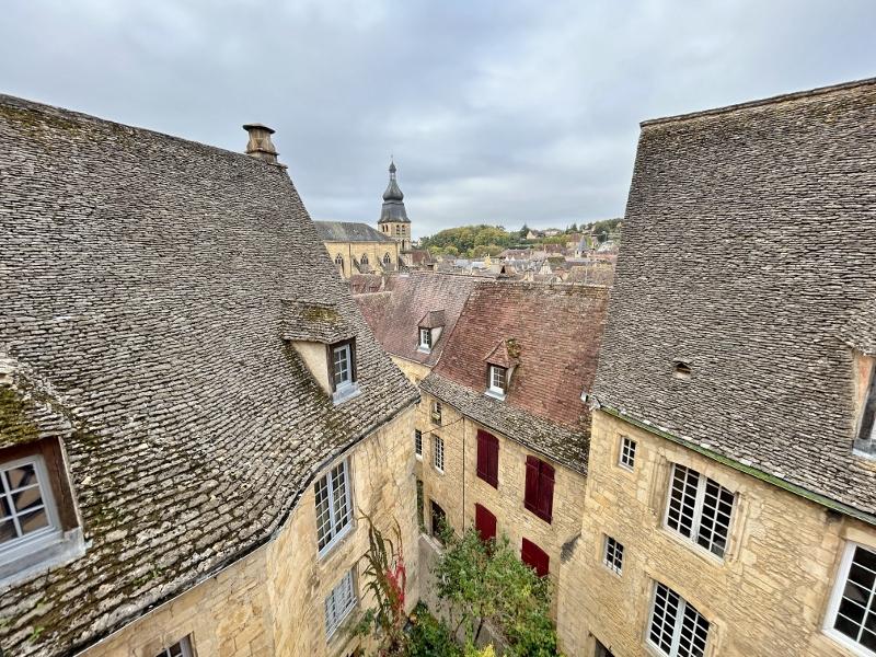 House in Sarlat-la-Caneda - view 1