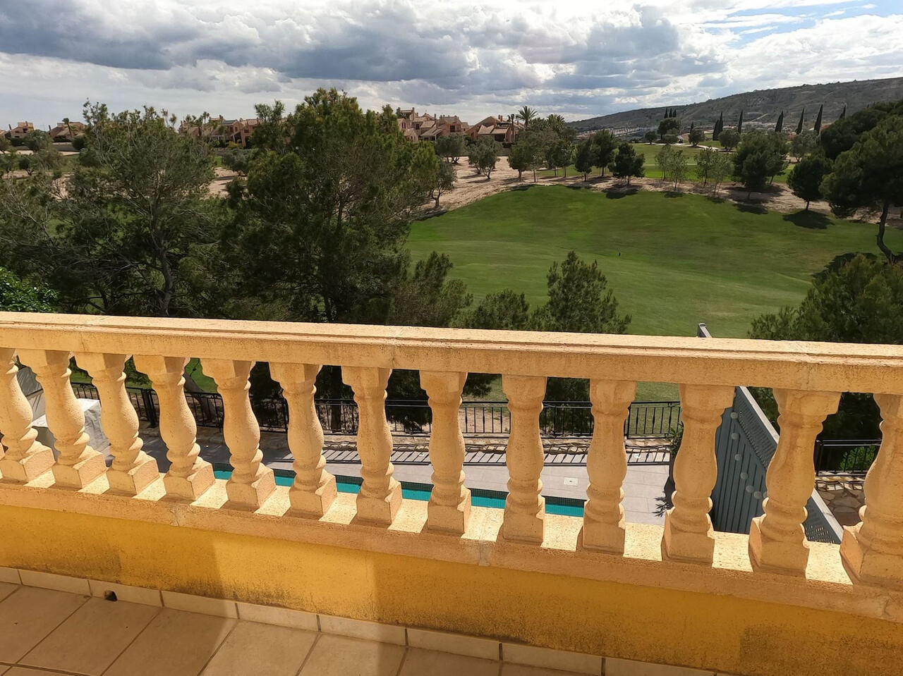 Villa in Alicante - view 1