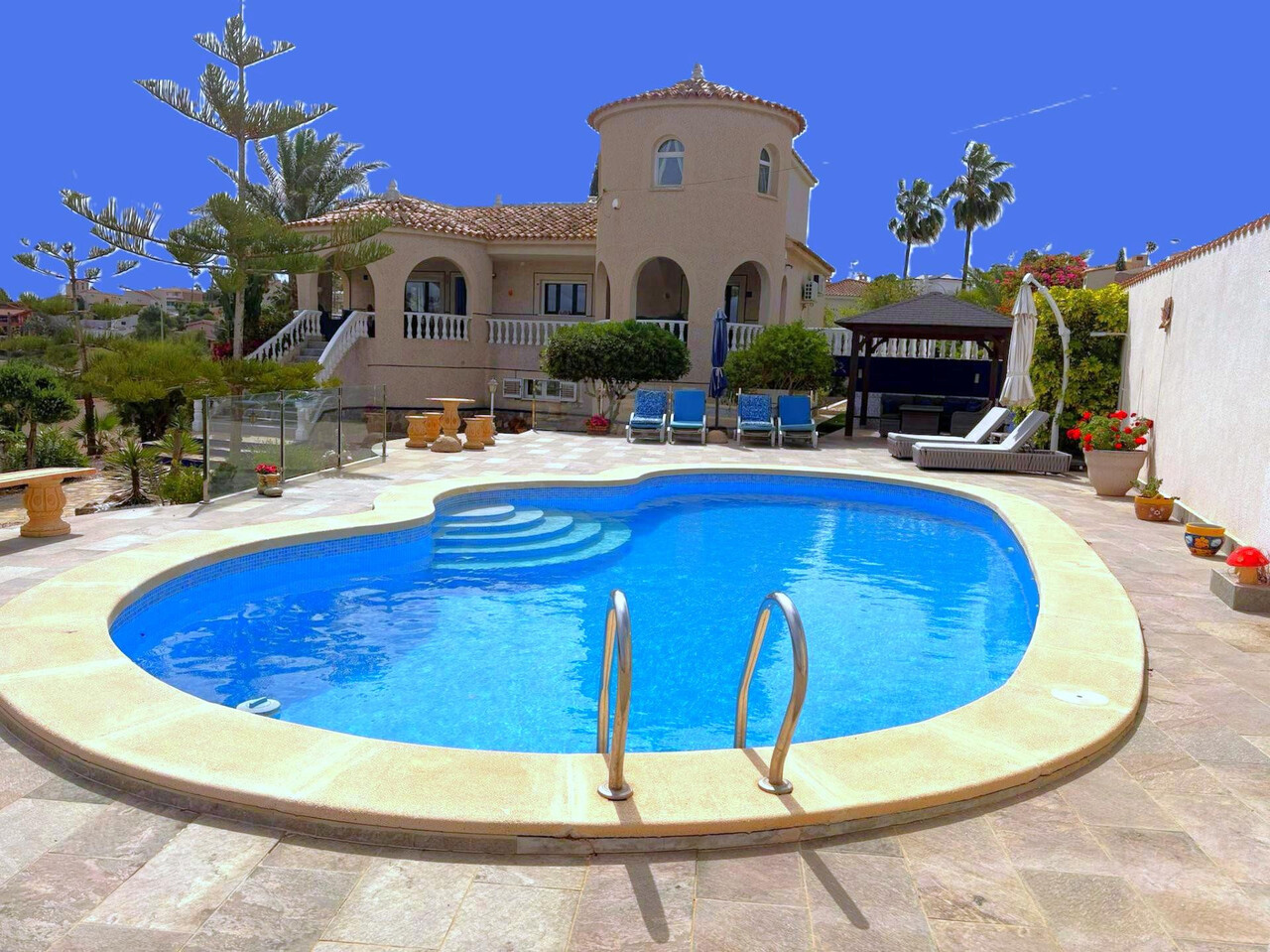 Villa in Alicante - view 1