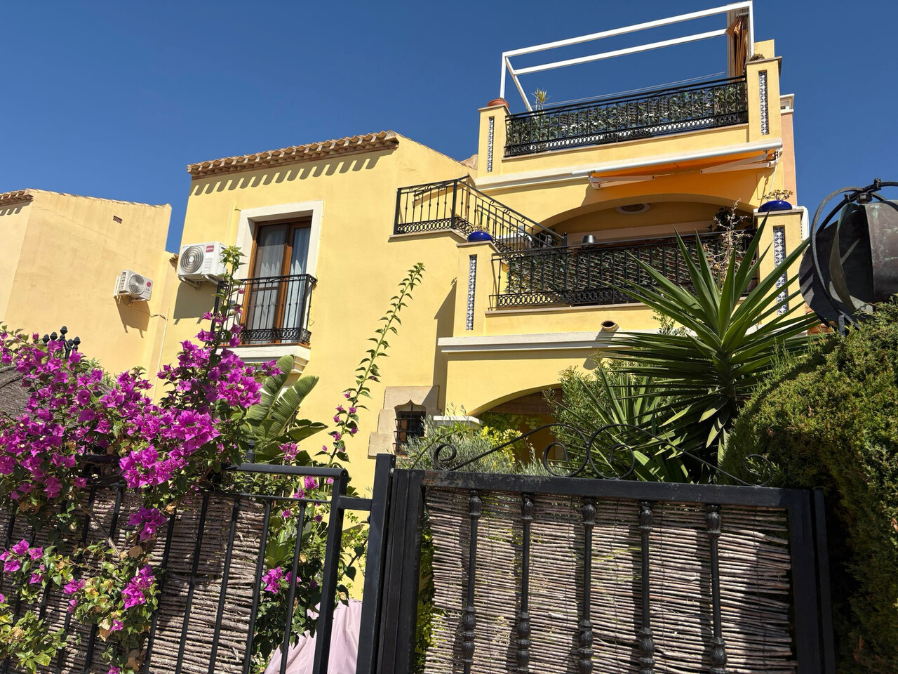 Apartment in Alicante - view 1