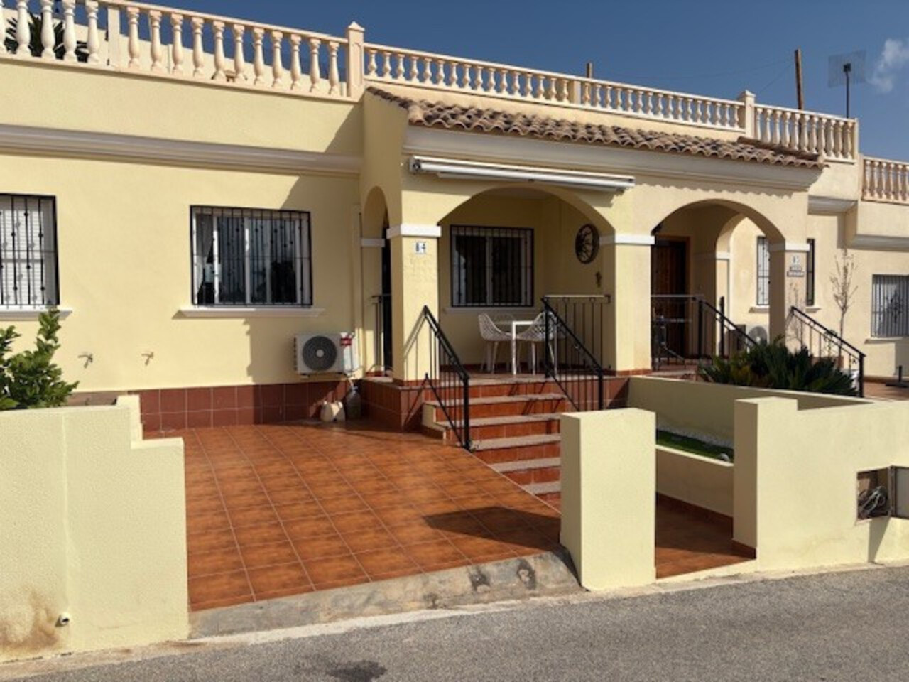House in Algorfa - view 1