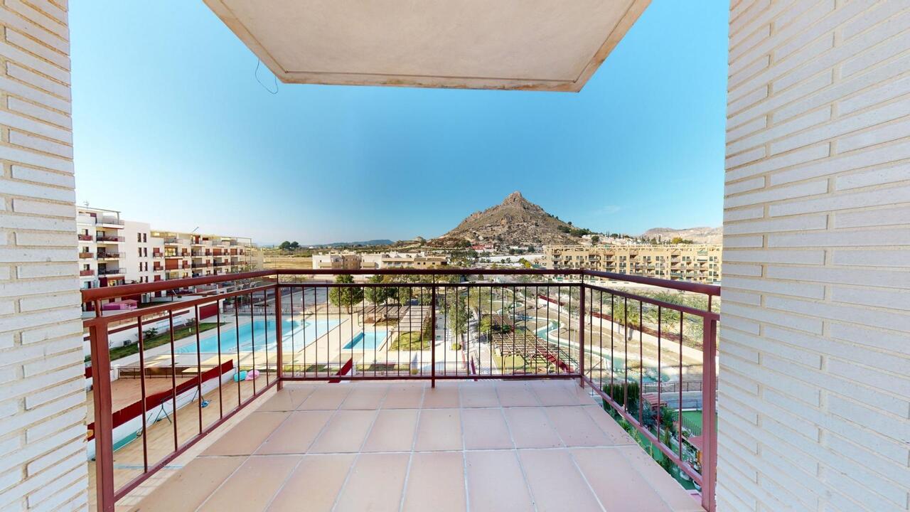 Apartment in Los Banos - view 1