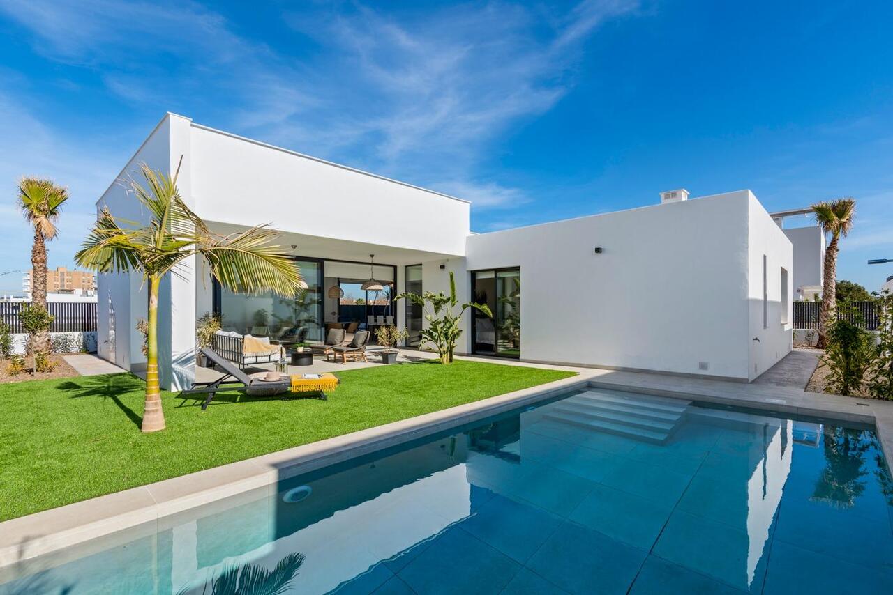 Villa in Murcia - view 1