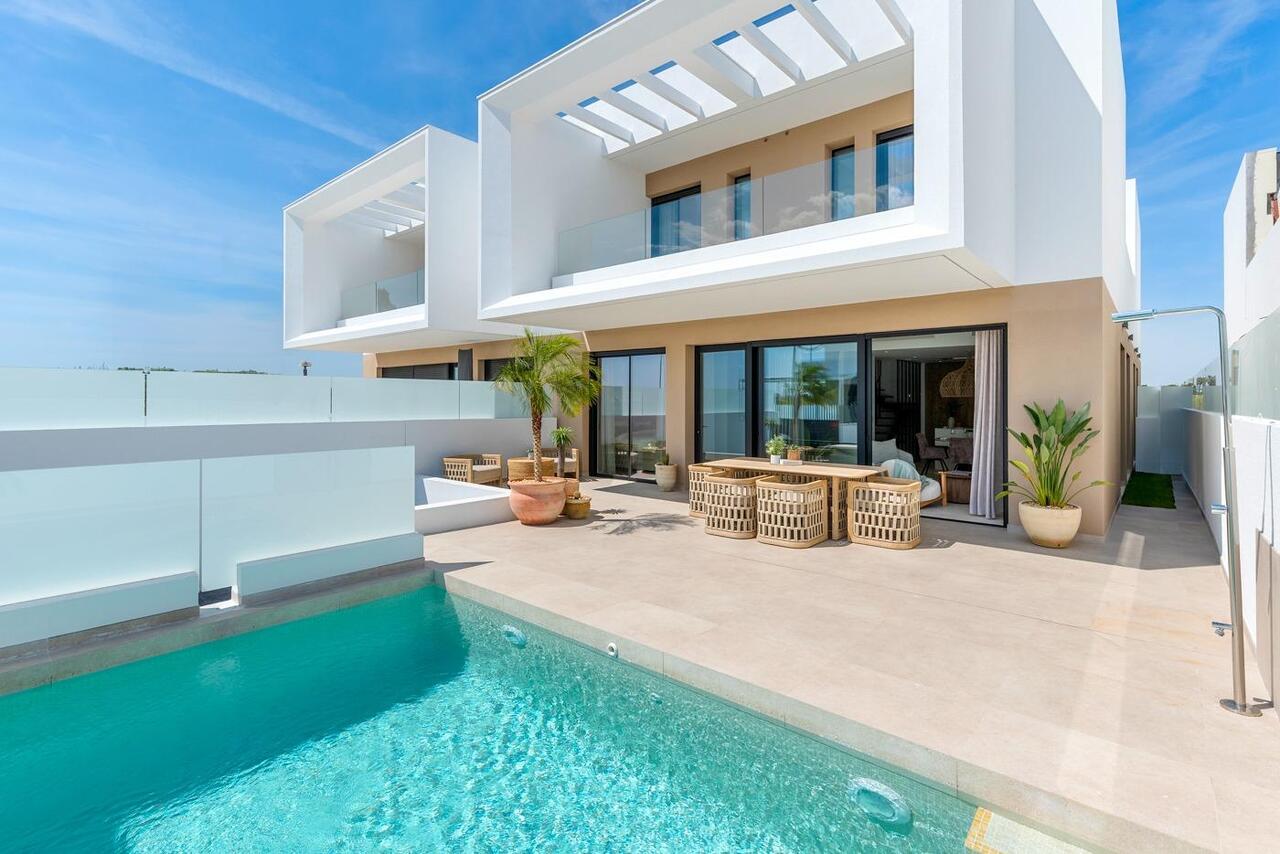 Villa in Dolores - view 1