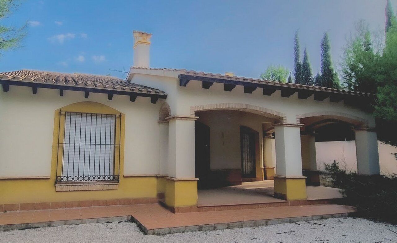 Villa in Fuentealamo - view 1