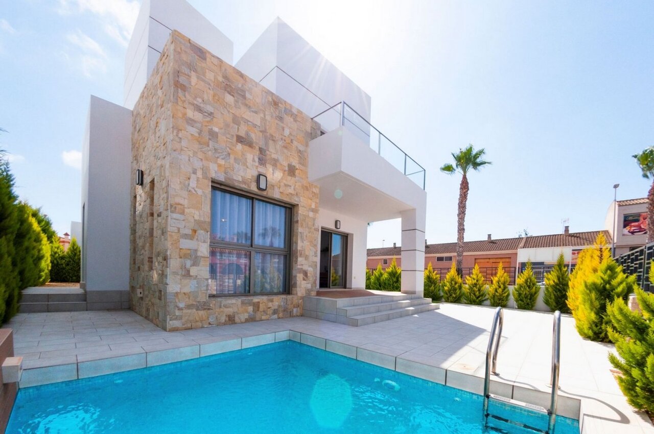Villa in Los Alcazares - view 1