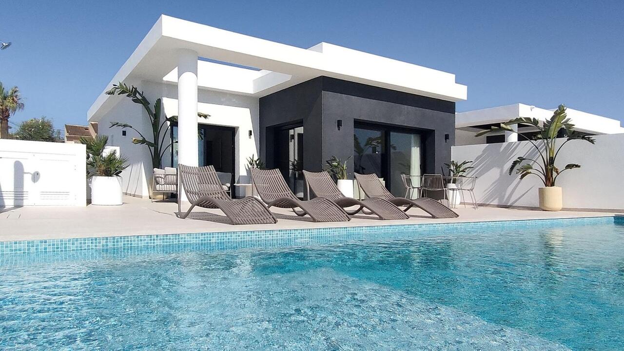 Villa in Rojales - view 1