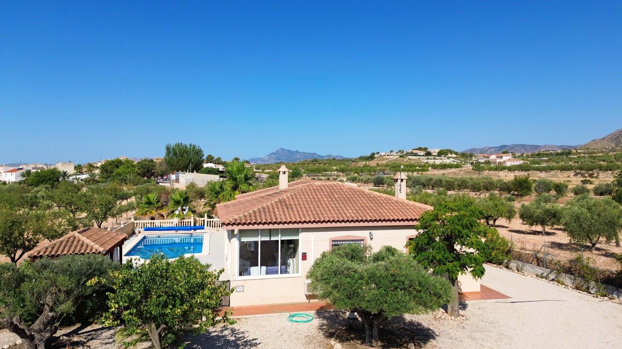 Villa in Santa Cruz - view 1