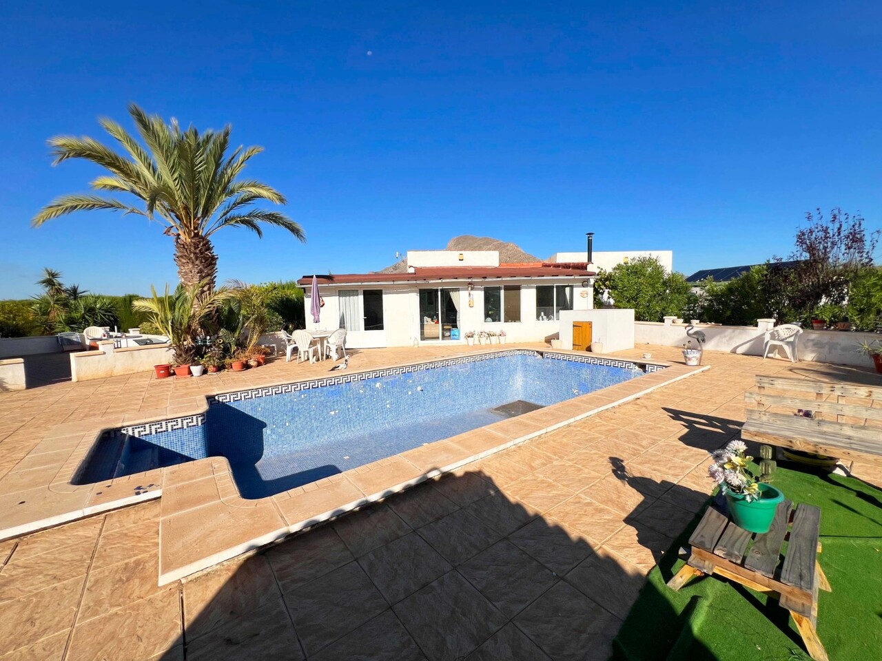 Villa in Barbarroja - view 1