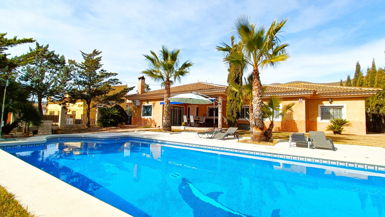 Villa in Hondon de los Frailes - view 1